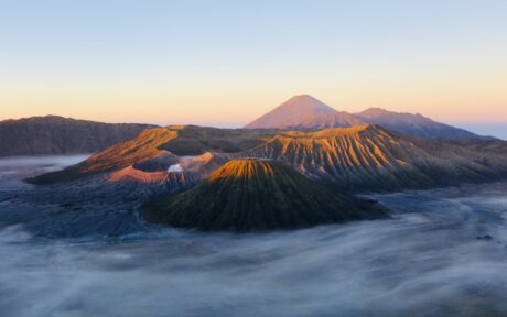 Fotografing Sunrise di Gunung Bromo: Tips dan Spot Terbaik